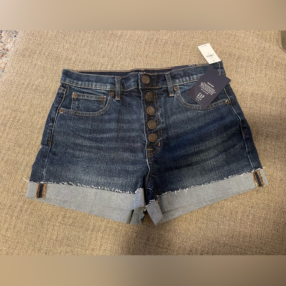 GAP High Rise 3” Shorts